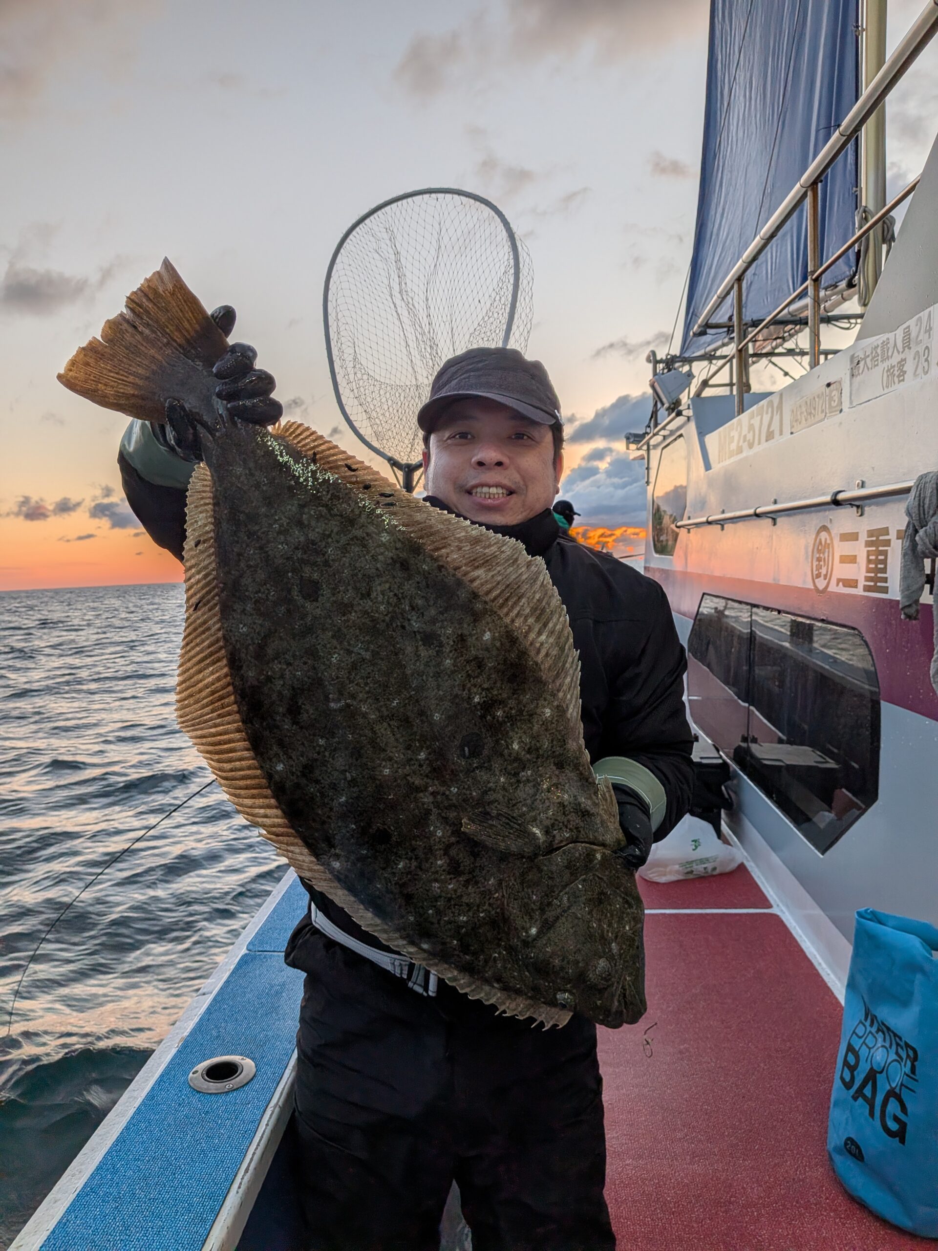 ヒラメとシーバス - 功成丸|伊勢湾の釣り|三重県鳥羽市の釣船屋 ヒラメとシーバス - 功成丸|伊勢湾の釣り|三重県鳥羽市の釣船屋